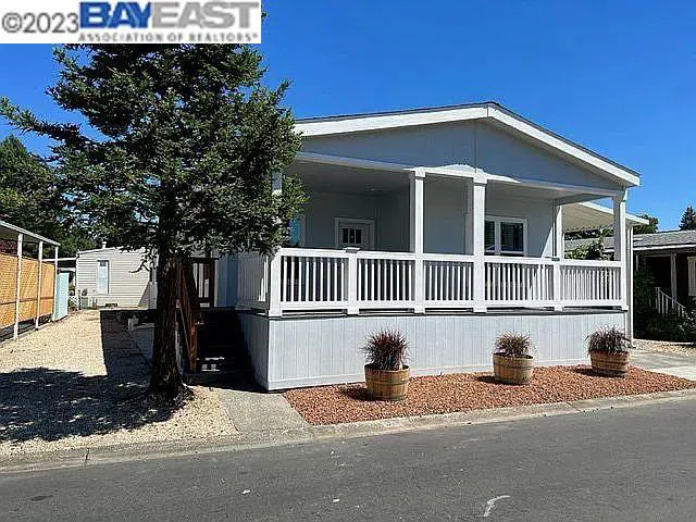 38 Darcy Dr Santa Rosa, CA 95403