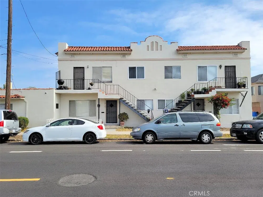 1812 S Grand Avenue S