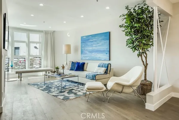 2913 3rd Street #308 Santa Monica, CA 90405