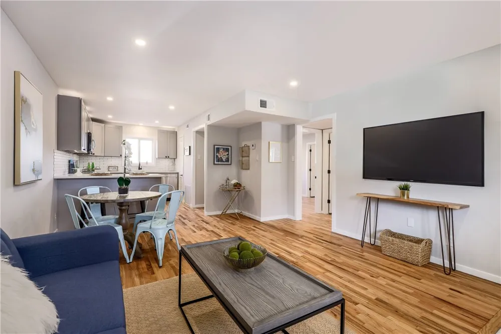 2122 Hancock Drive #111