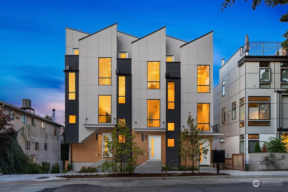 9210 B Roosevelt Way NE