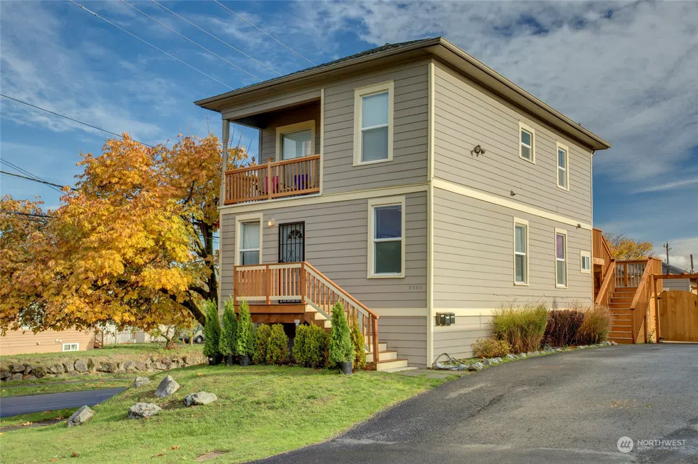 2107 S College Street