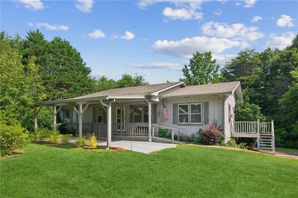 1818 Moccasin Gap Road