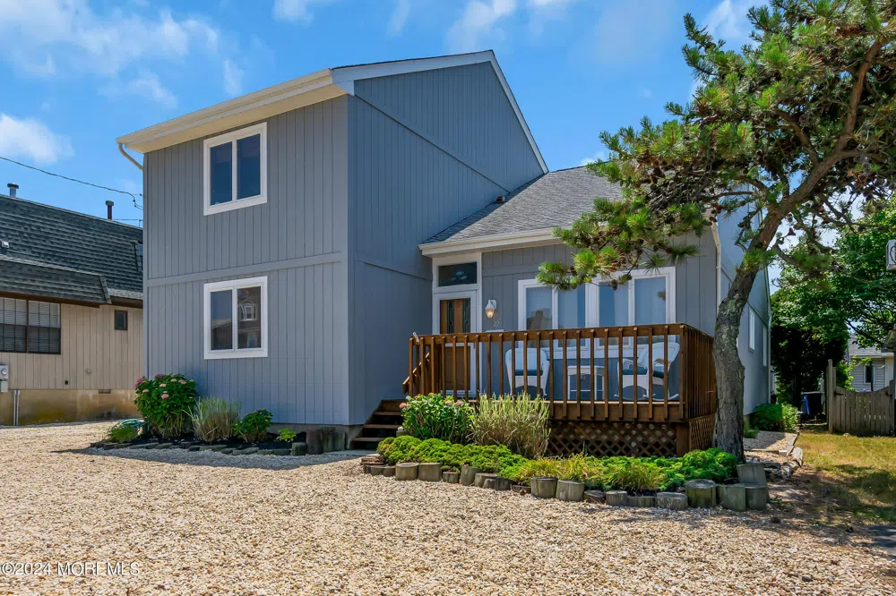 22 Pennsylvania Avenue