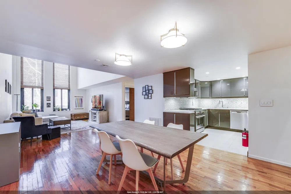 518 GREGORY AVE #A219