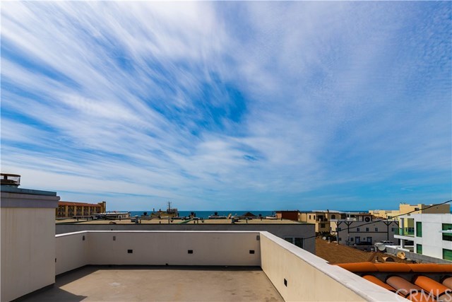 118 1st Court Hermosa Beach, CA 90254