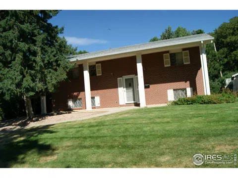 3715 Cloverleaf Drive