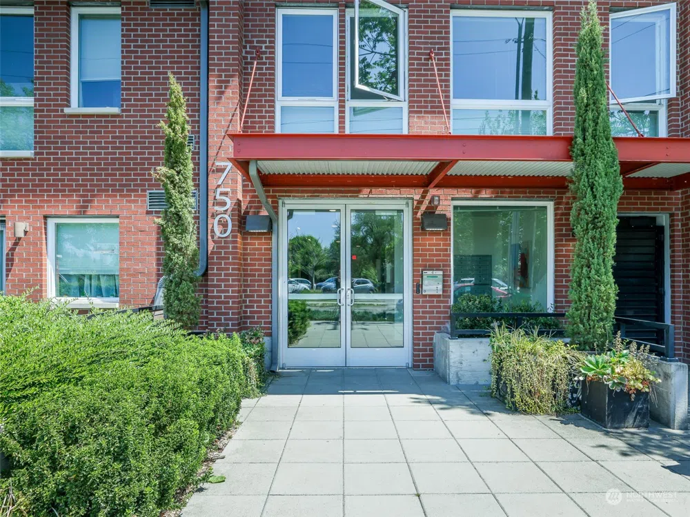 750 11th Avenue E #404 Seattle, WA 98102