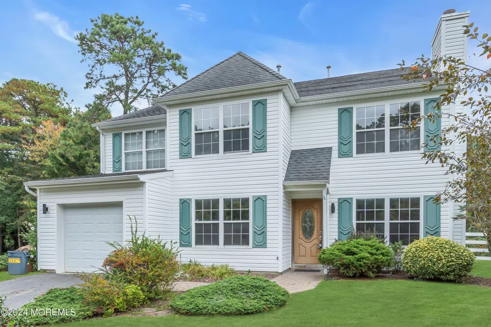 577 Winterberry Boulevard