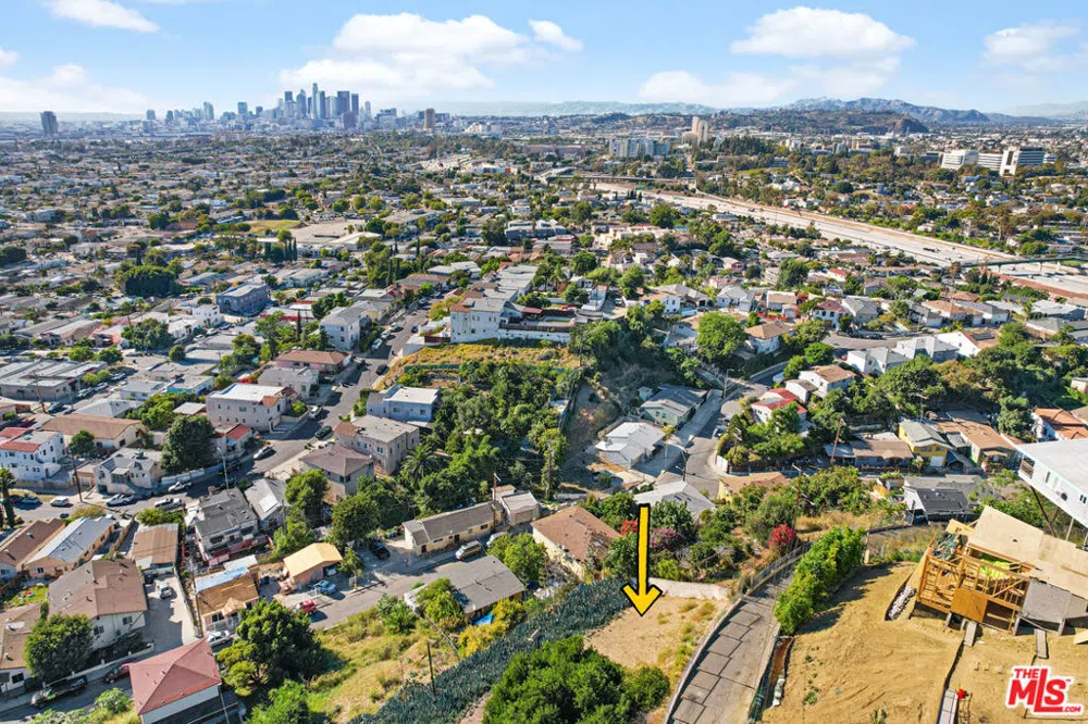 1221 HICKS AVENUE Los Angeles, CA 90063