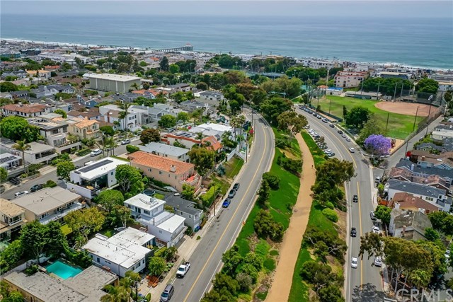 1944 Ardmore Avenue Manhattan Beach, CA 90266
