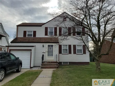 16 Matthew Avenue