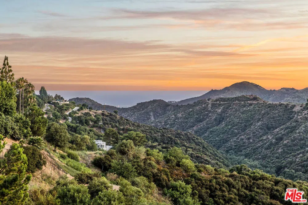 2385 Roscomare Road #F4