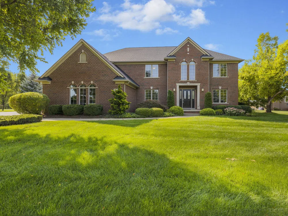567 Hobart Court Saline, MI 48176
