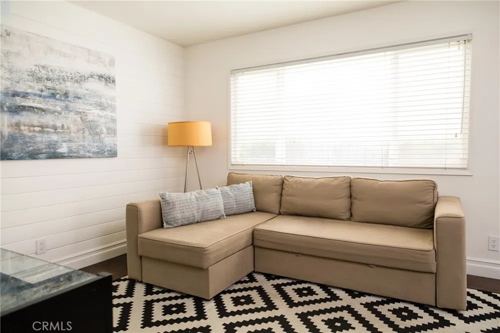 201 21st Place #2 Manhattan Beach, CA 90266