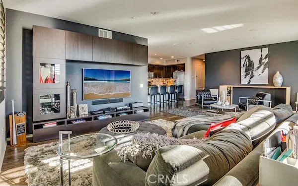 13032 Union Avenue #304 Hawthorne, CA 90250