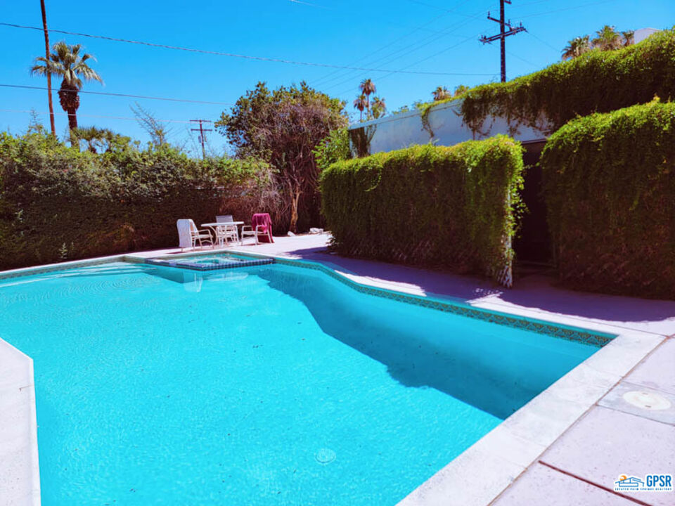 1080 E SUNTAN LANE Palm Springs, CA 92264