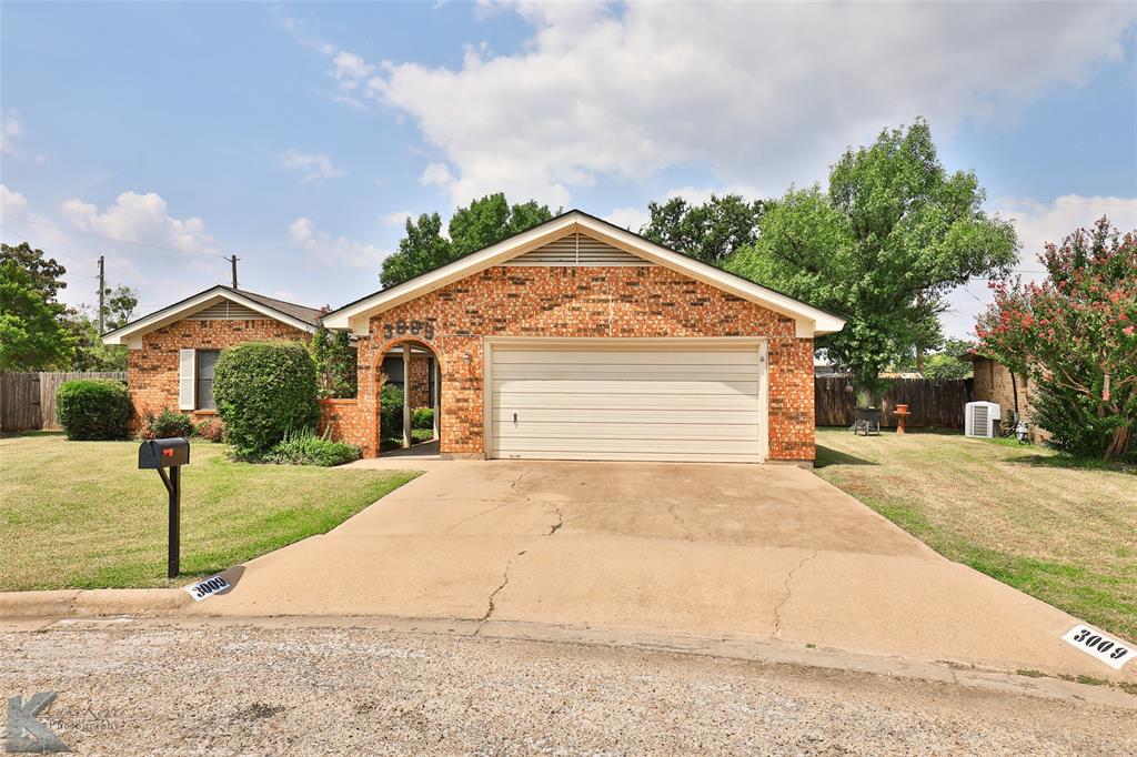 3009 Red Oak Circle