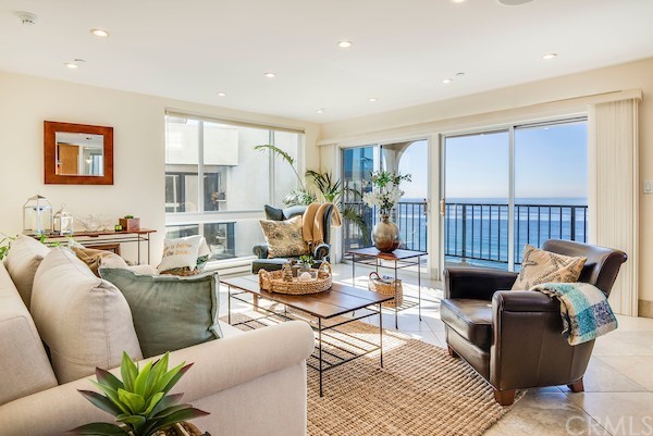565 Esplanade #216 Redondo Beach, CA 90277