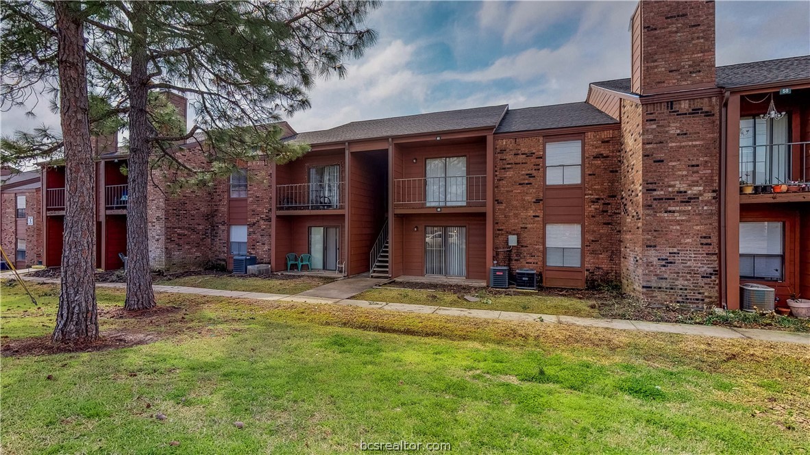 904 University Oaks Drive #60