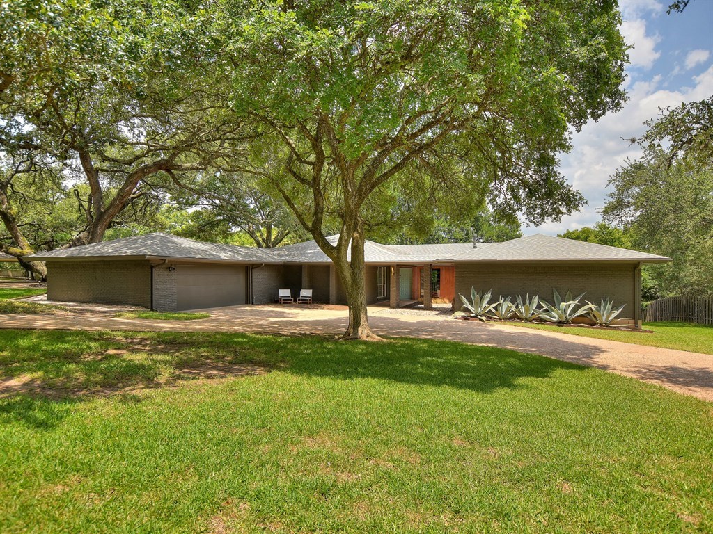 8602 Emerald Hill Drive