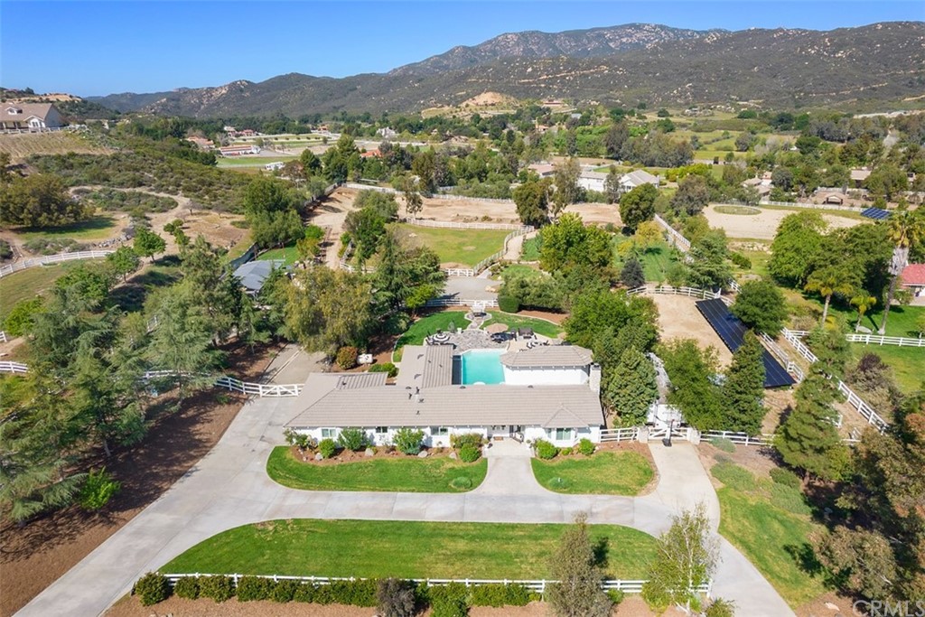 38417 Avenida Bonita Murrieta, CA 92562