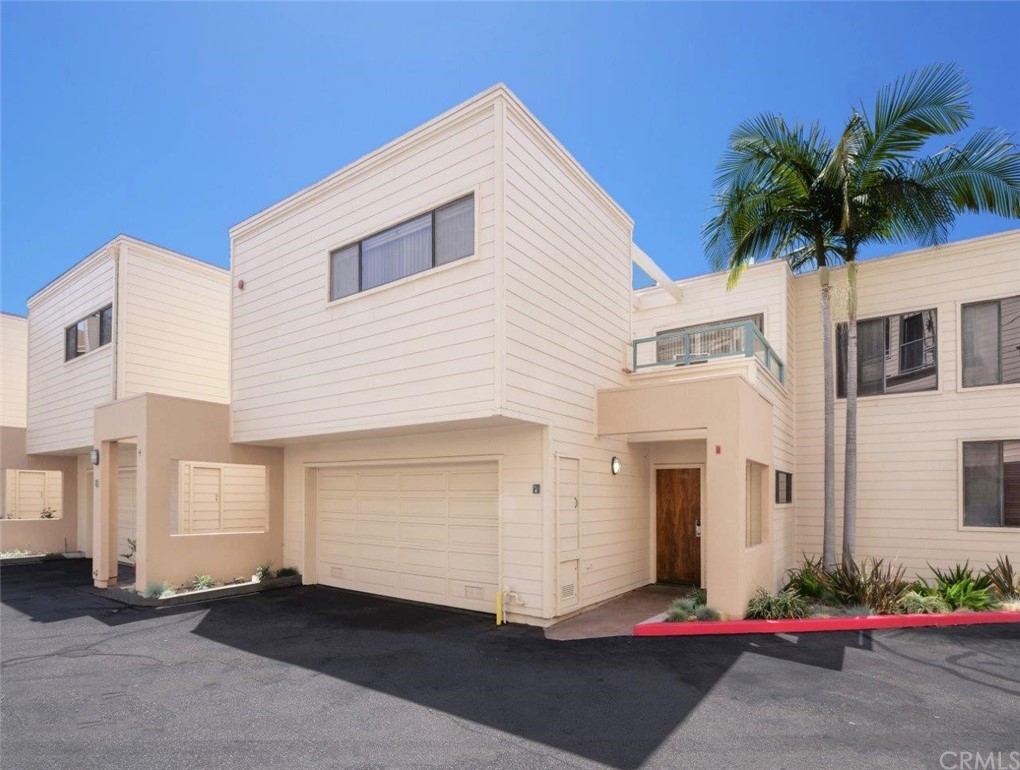 150 The Village #6 Redondo Beach, CA 90277