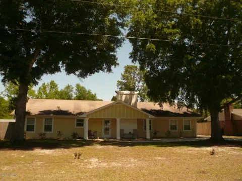5727 Wisteria Lane