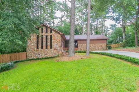1786 Farmwood Court