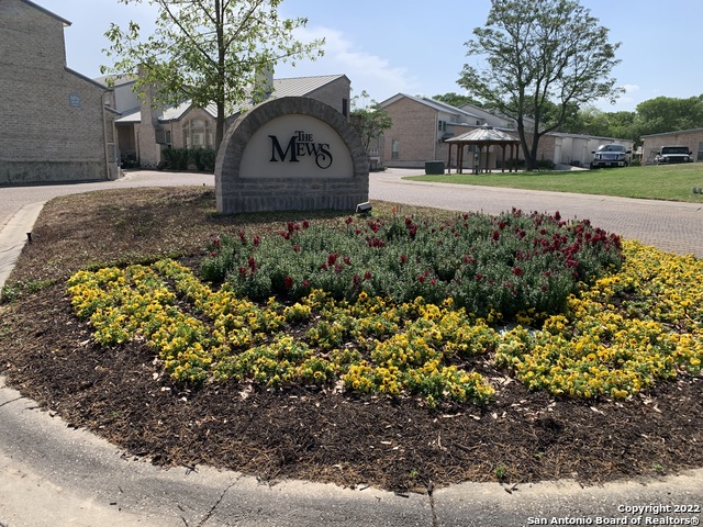 158 OAKWELL FARMS PKWY