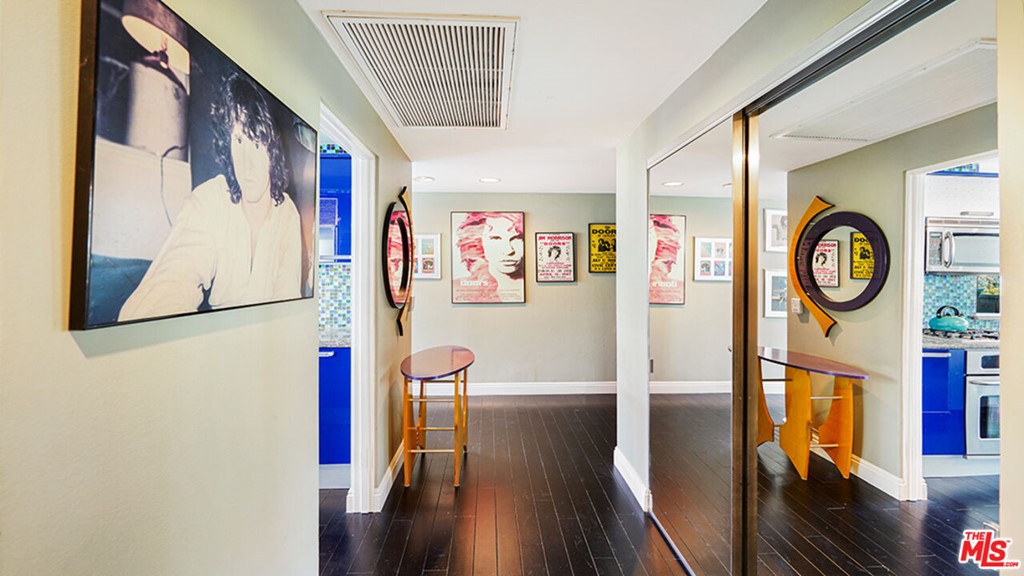 8787 SHOREHAM DRIVE #1204 West Hollywood, CA 90069