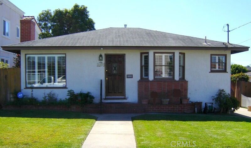 1842 9th Street Manhattan Beach, CA 90266