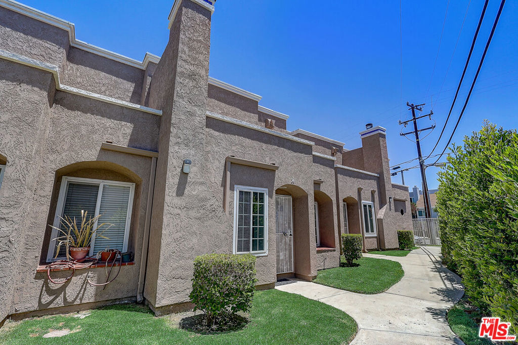 11827 Loma Drive #14