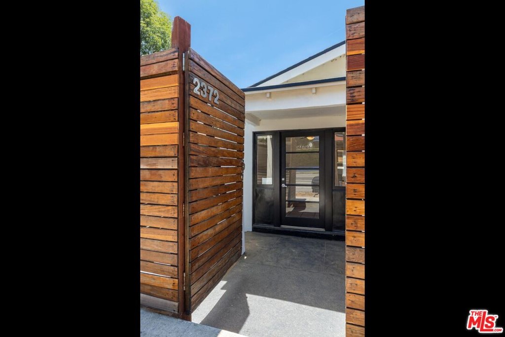 2372 Silver Lake Blvd