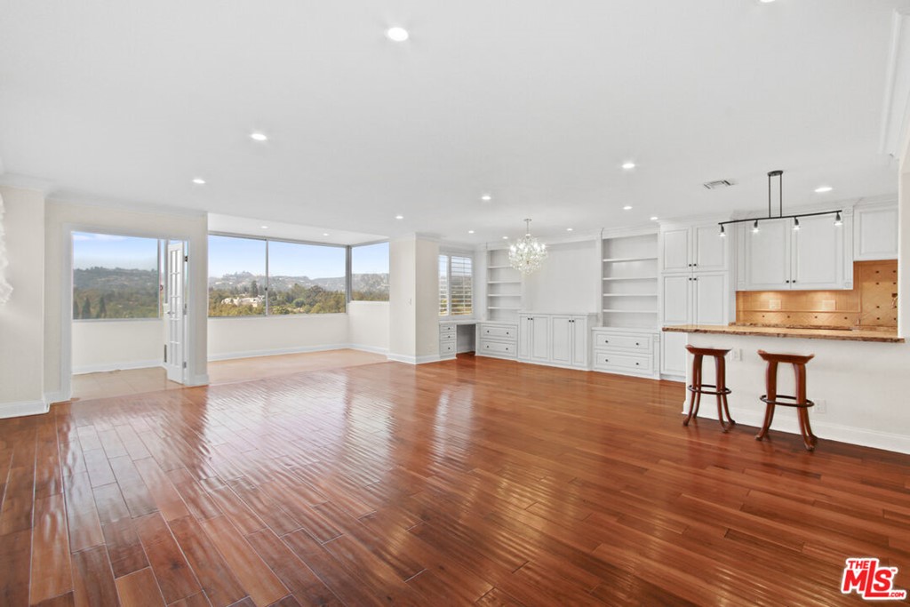875 COMSTOCK AVENUE #10E Los Angeles, CA 90024