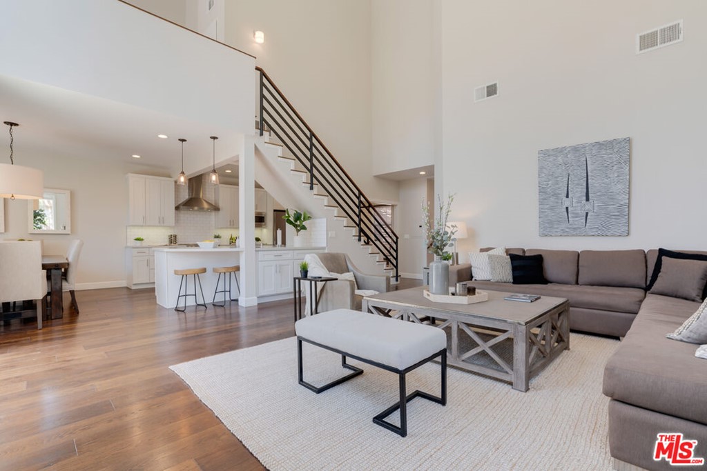 4342 Redwood Avenue #C308 Marina del Rey, CA 90292