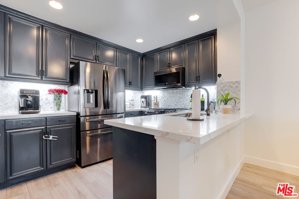 6020 Seabluff Drive #409