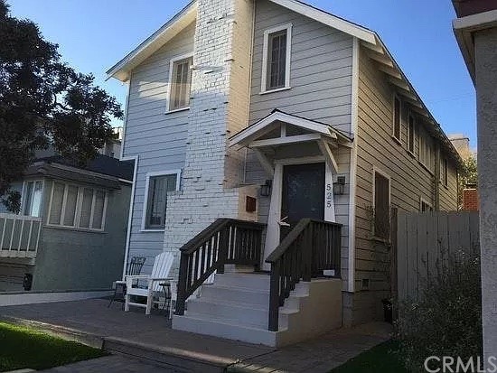 525 Manhattan Beach Boulevard