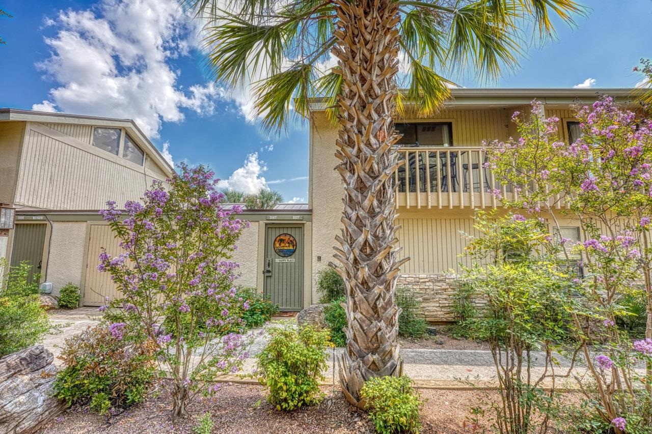 104 Horseshoe Bay Blvd. #17