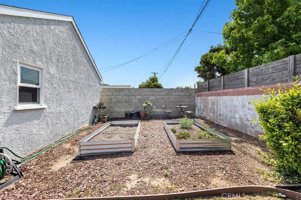 2404 Thomas Avenue Redondo Beach, CA 90278