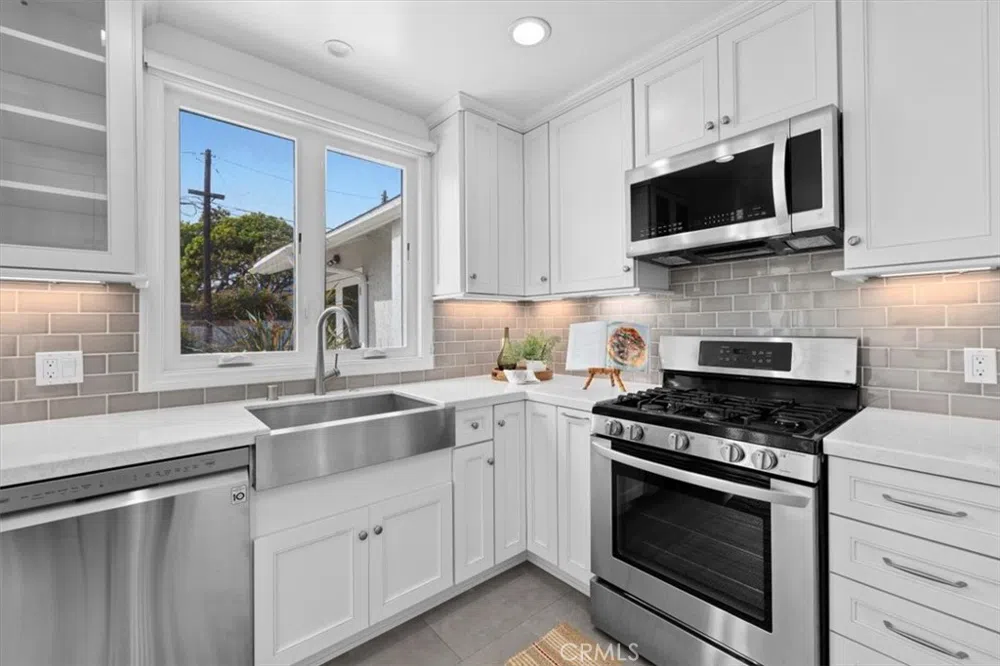 2404 Thomas Avenue Redondo Beach, CA 90278