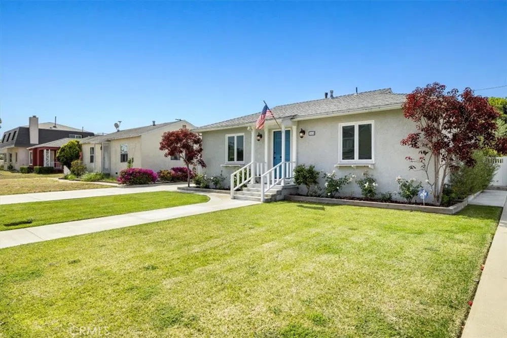 2404 Thomas Avenue Redondo Beach, CA 90278