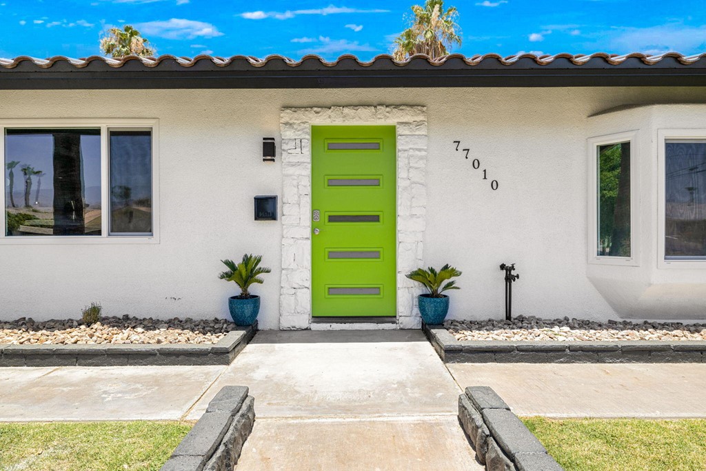 77010 California Drive