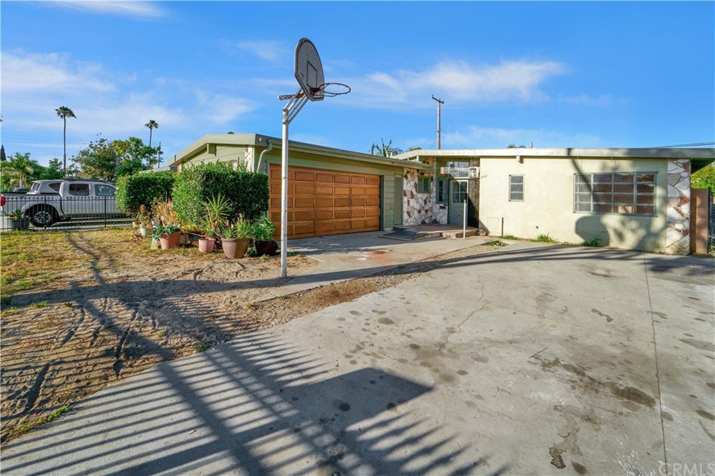 2321 S Shelton Street