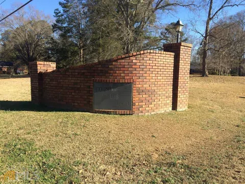1310 Country Club Circle