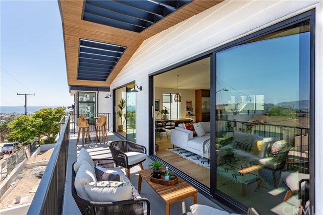 945 15th St Hermosa Beach, CA 90254