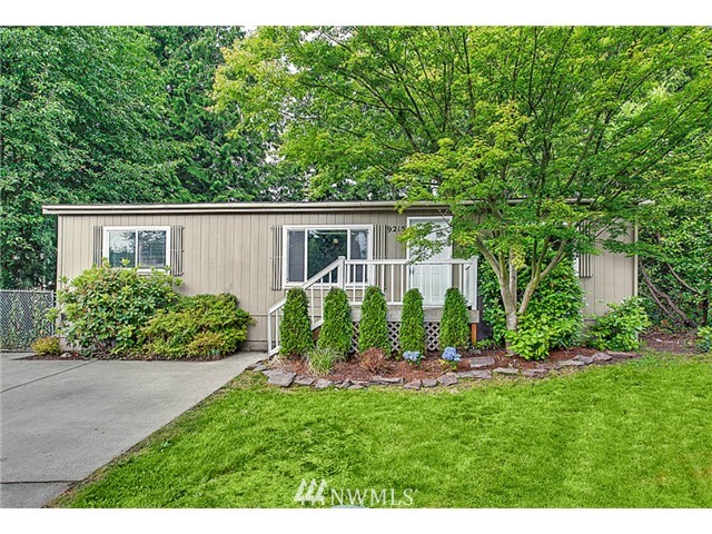 9215 12th Place SE
