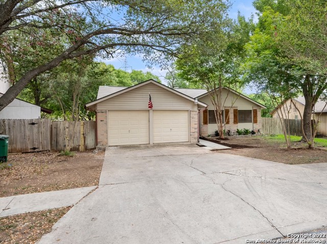 4723 CRESTED ROCK DR