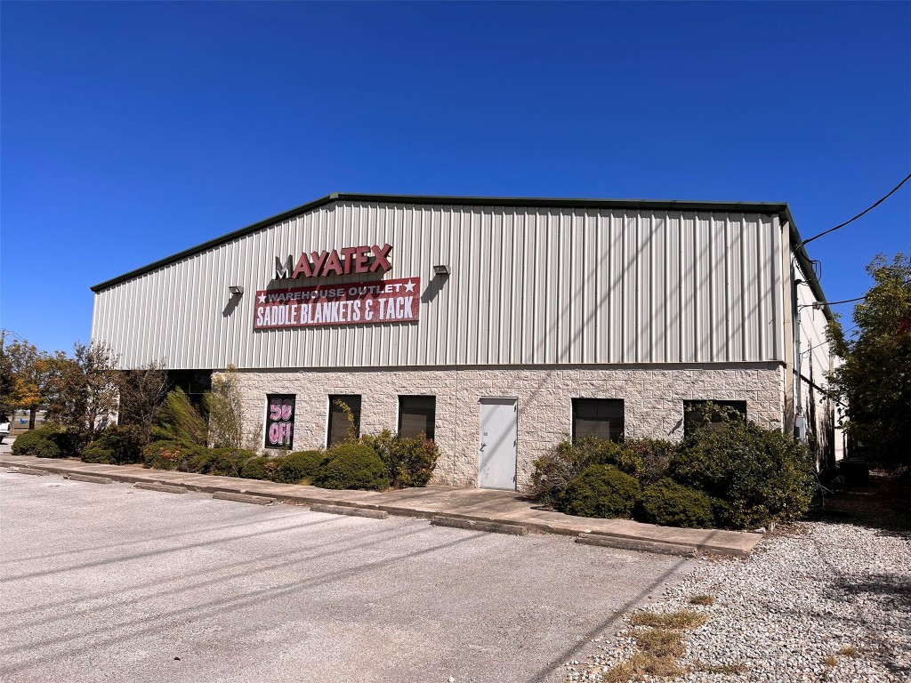 5015 S Interstate 35