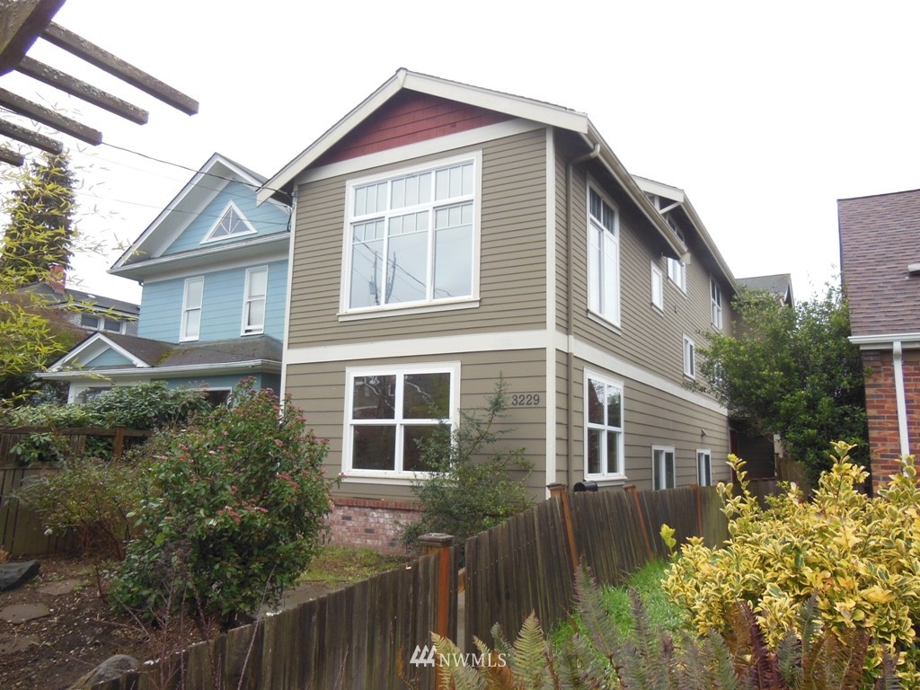 3229 NW 60th Street